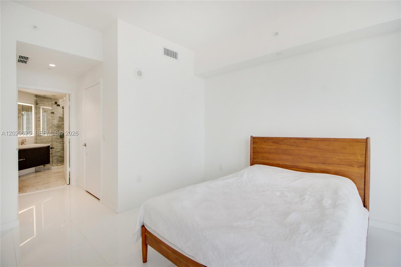 PARAMOUNT MIAMI WORLDCENTE - Residential