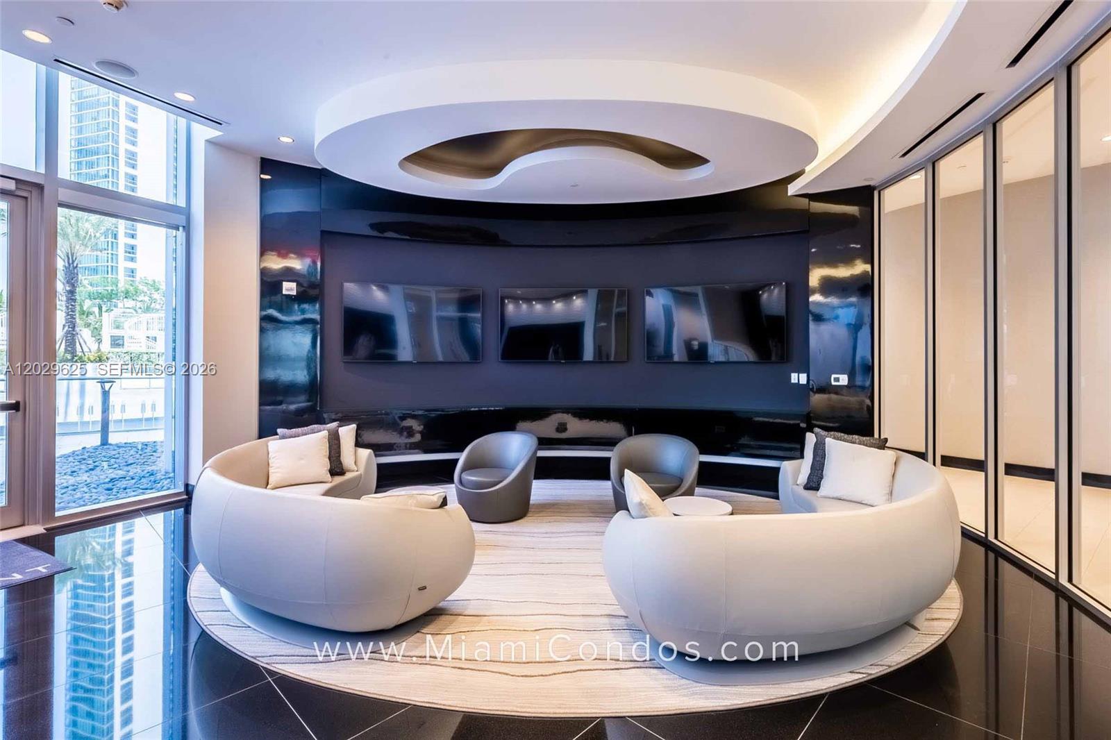 PARAMOUNT MIAMI WORLDCENTE - Residential