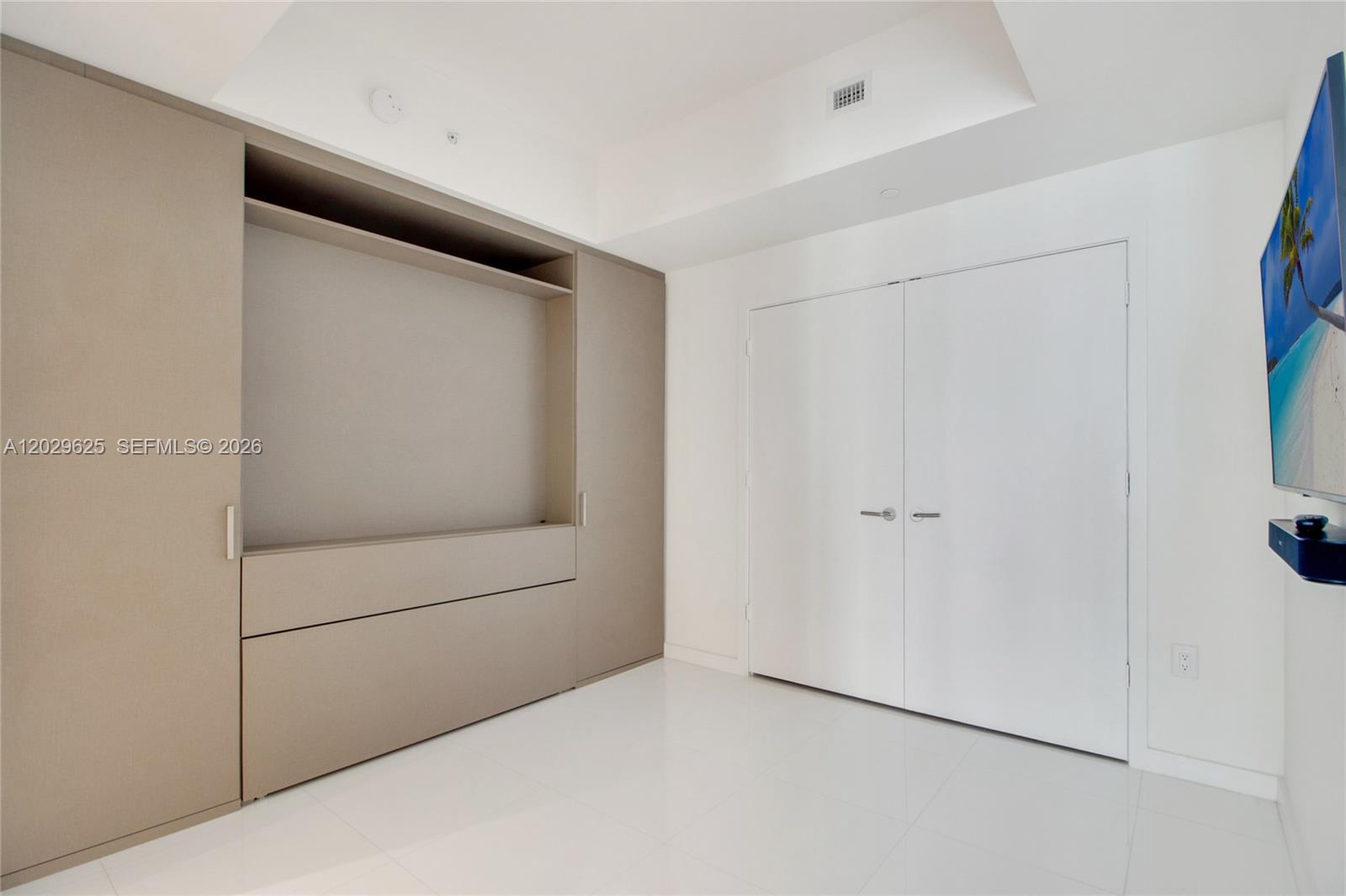PARAMOUNT MIAMI WORLDCENTE - Residential