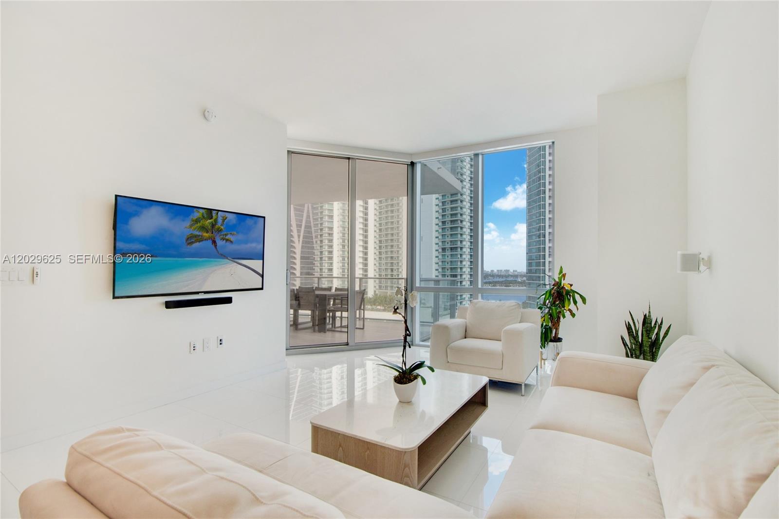 PARAMOUNT MIAMI WORLDCENTE - Residential