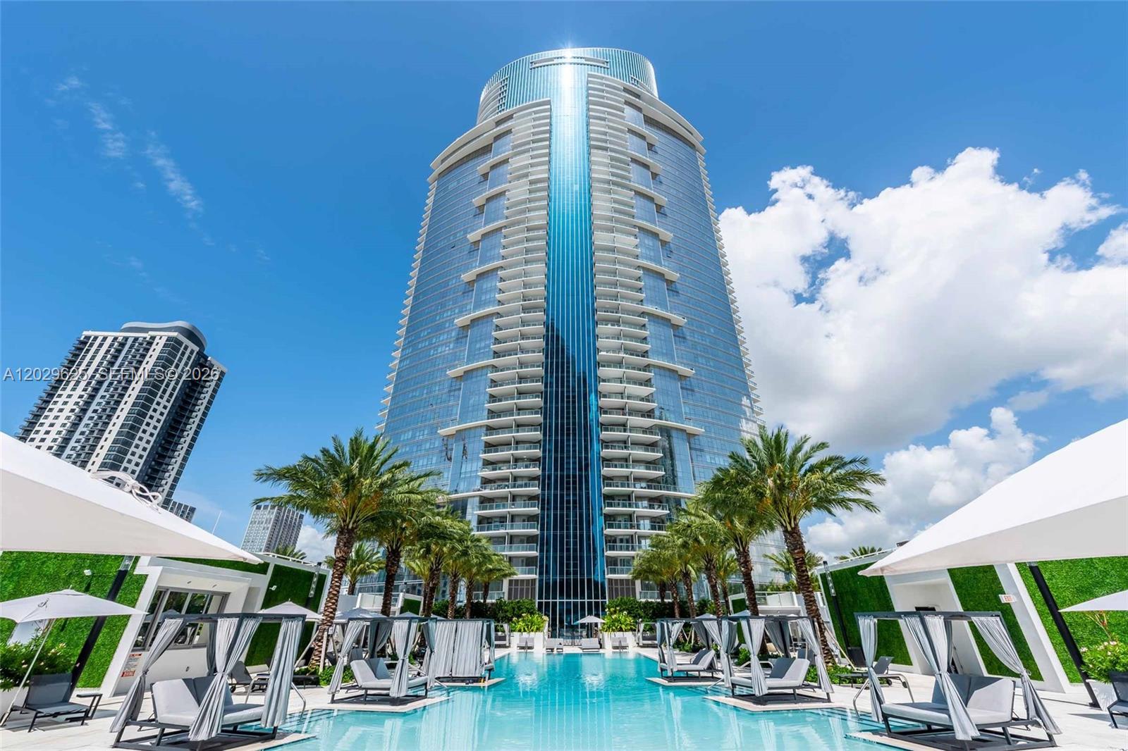 PARAMOUNT MIAMI WORLDCENTE - Residential