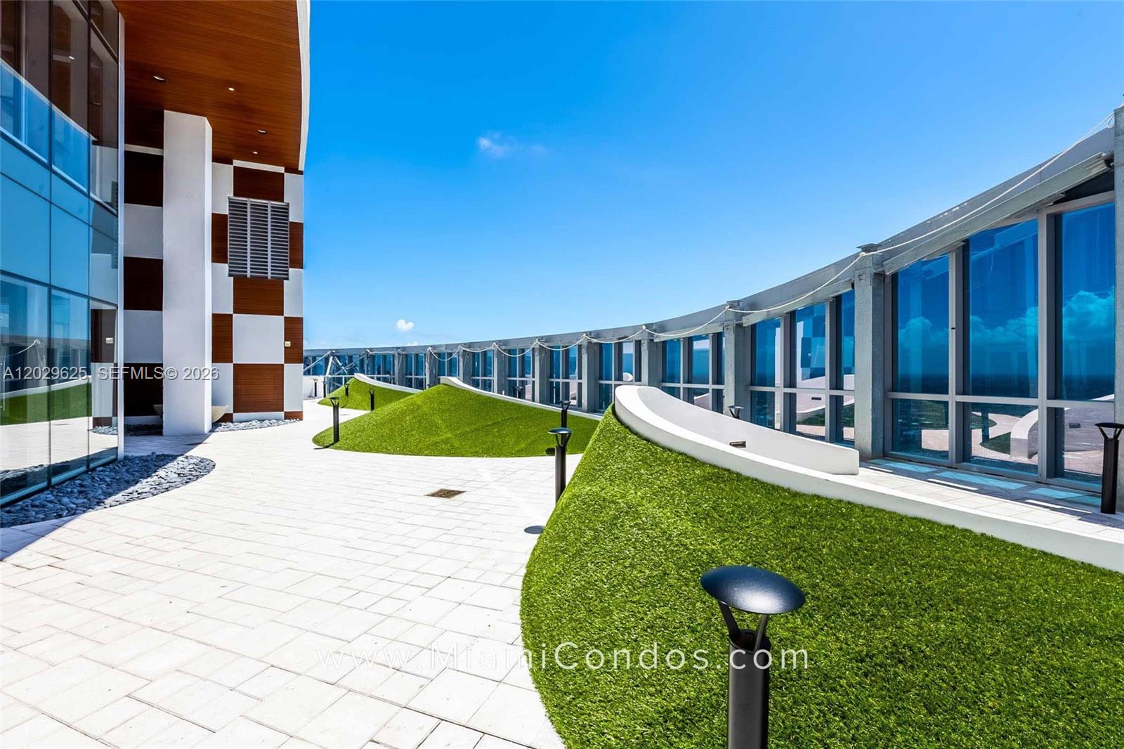 PARAMOUNT MIAMI WORLDCENTE - Residential