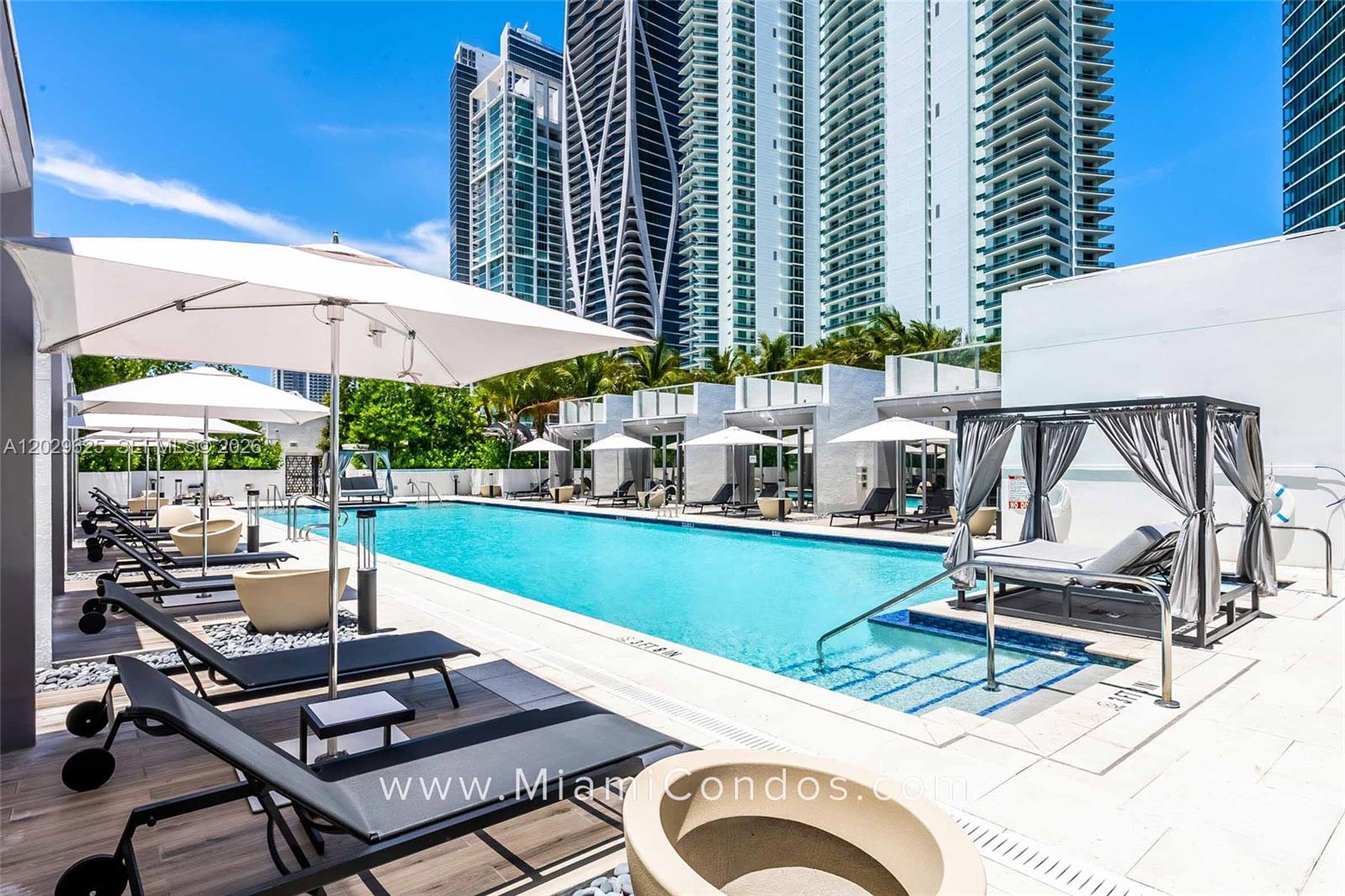 PARAMOUNT MIAMI WORLDCENTE - Residential