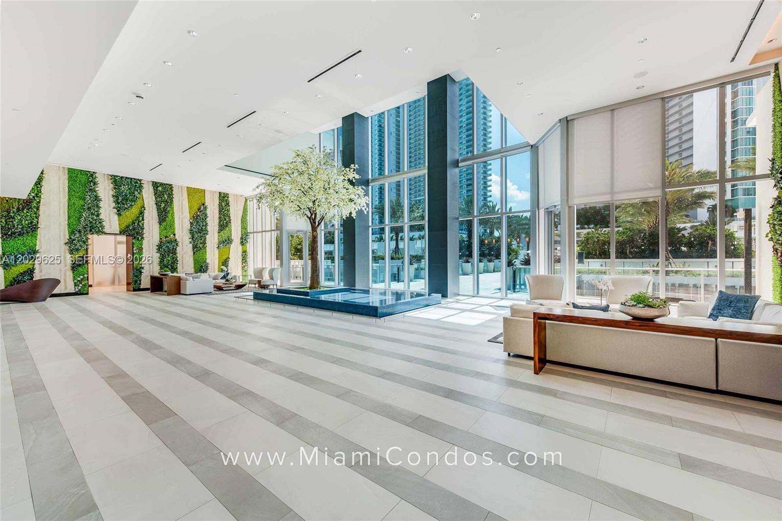 PARAMOUNT MIAMI WORLDCENTE - Residential