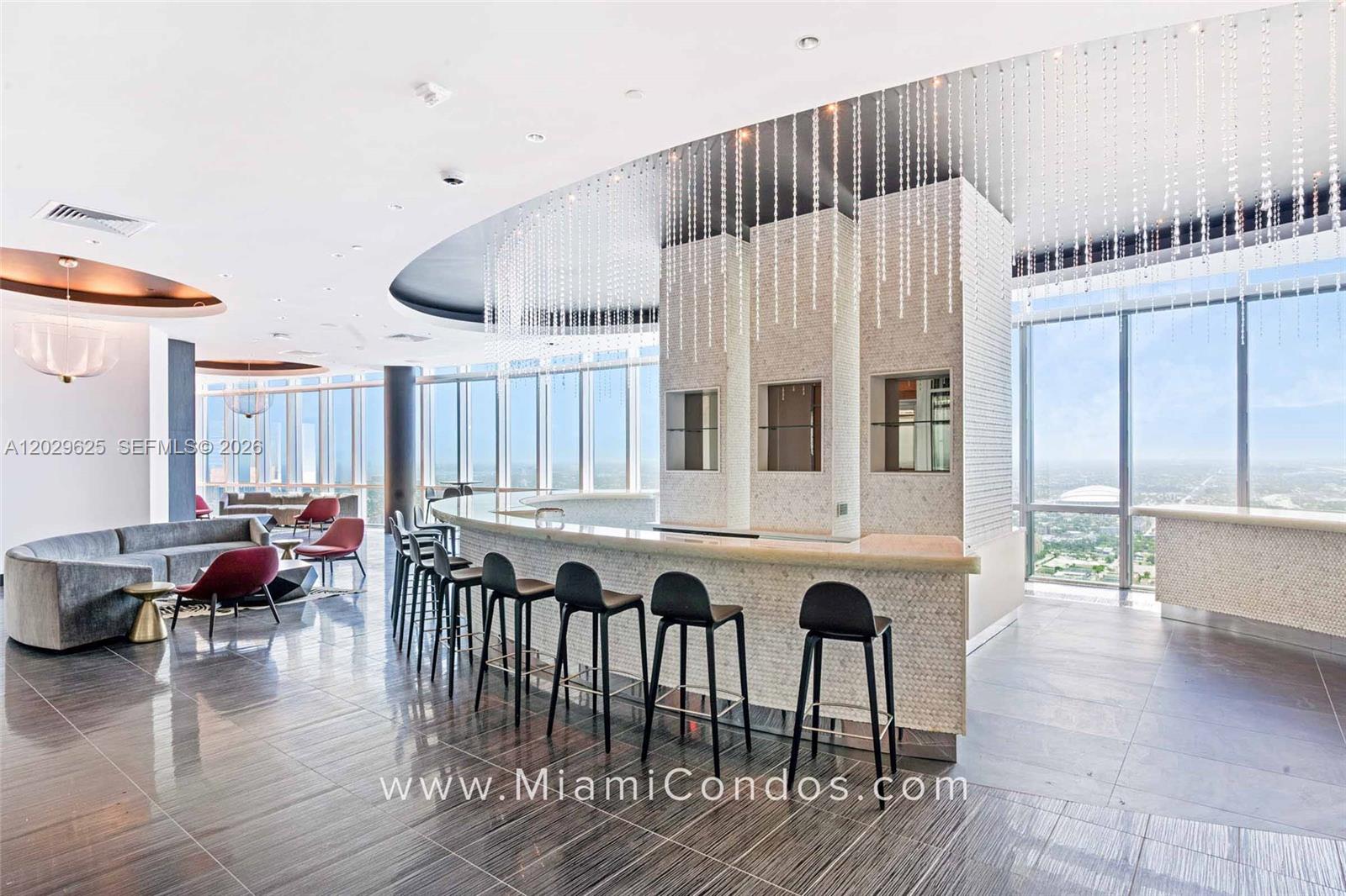 PARAMOUNT MIAMI WORLDCENTE - Residential