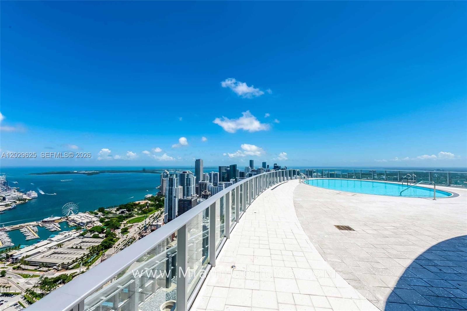 PARAMOUNT MIAMI WORLDCENTE - Residential