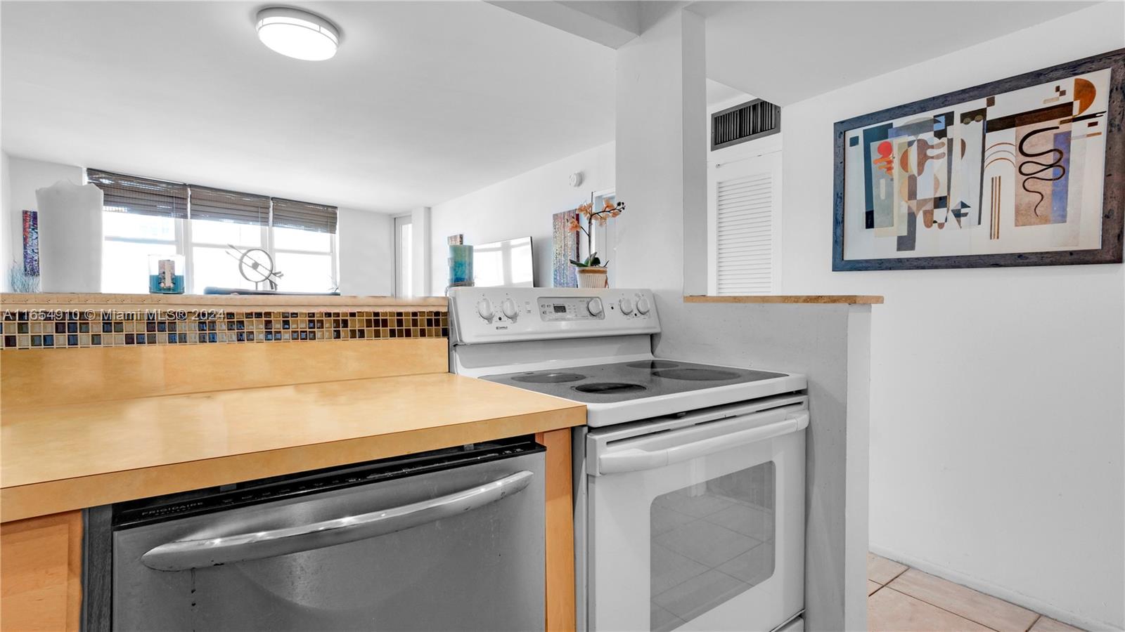 BAYVIEW TERR CONDO - Residential