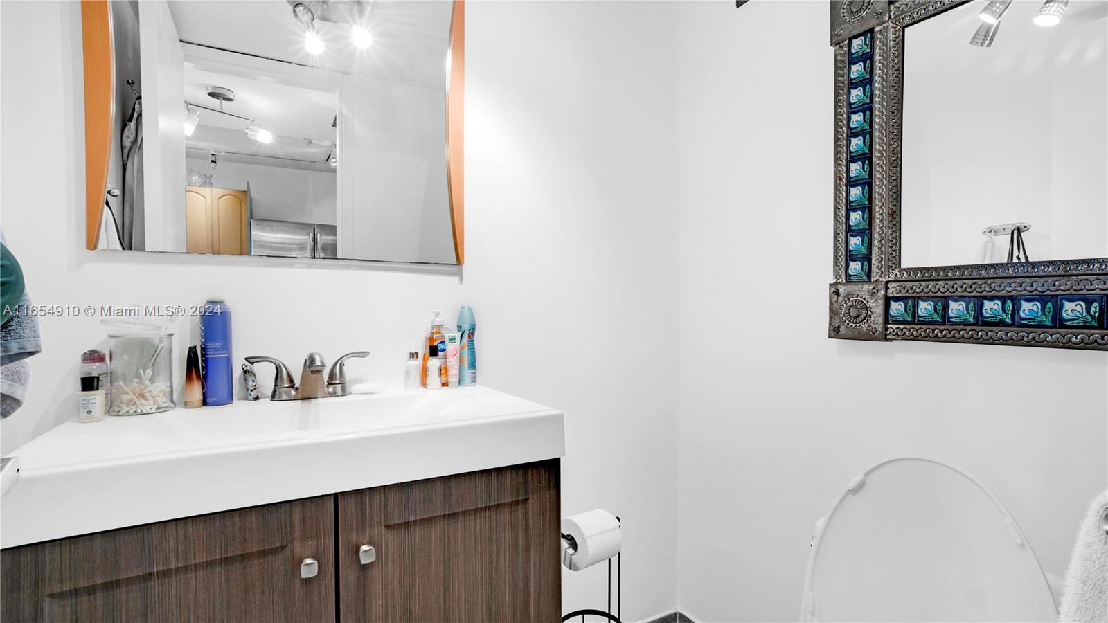 BAYVIEW TERR CONDO - Residential