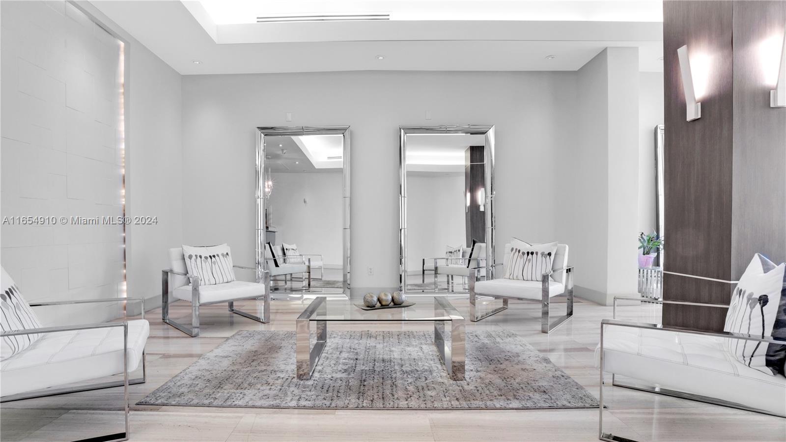 BAYVIEW TERR CONDO - Residential
