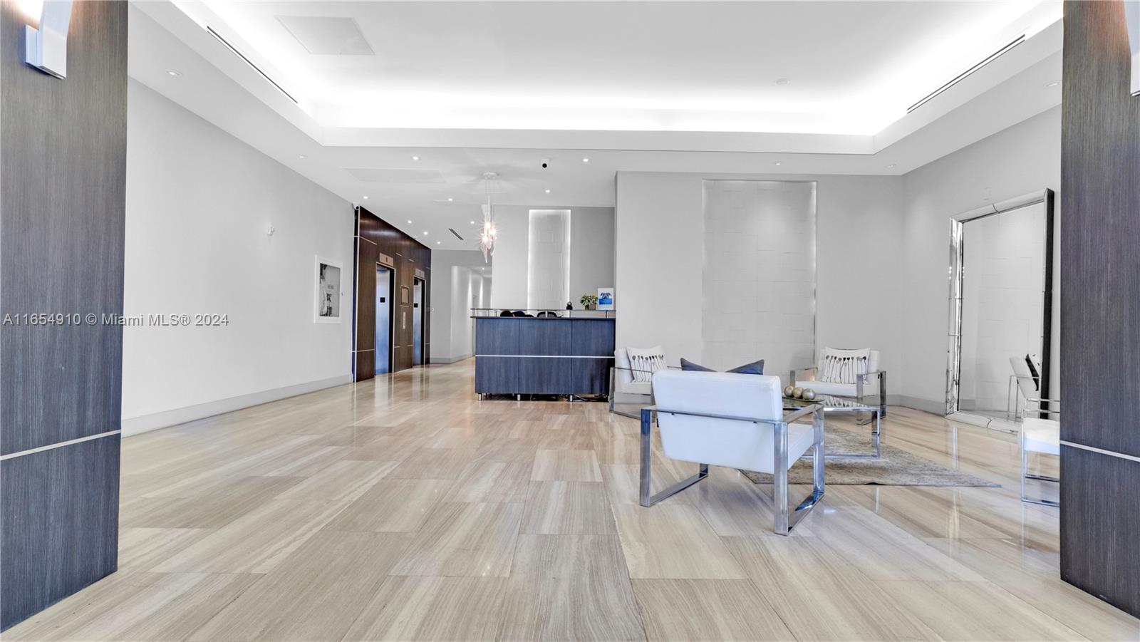 BAYVIEW TERR CONDO - Residential