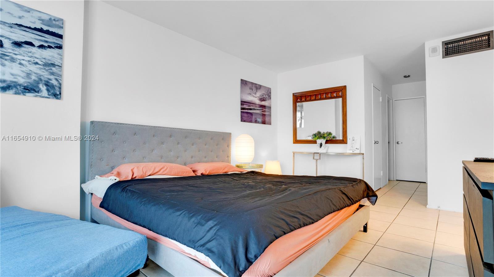 BAYVIEW TERR CONDO - Residential