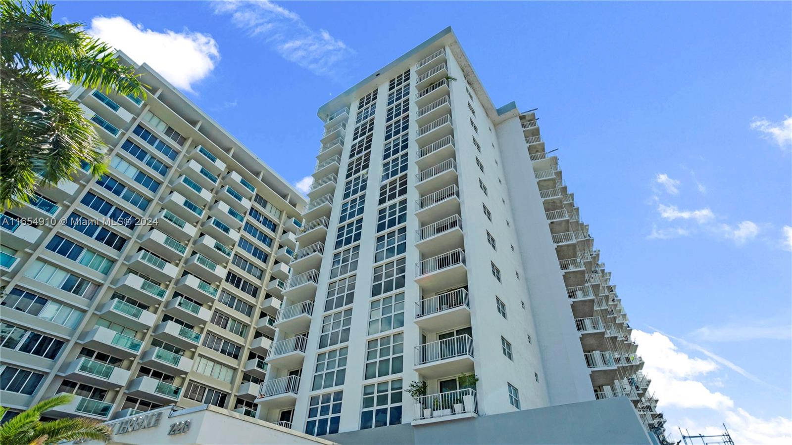 BAYVIEW TERR CONDO - Residential
