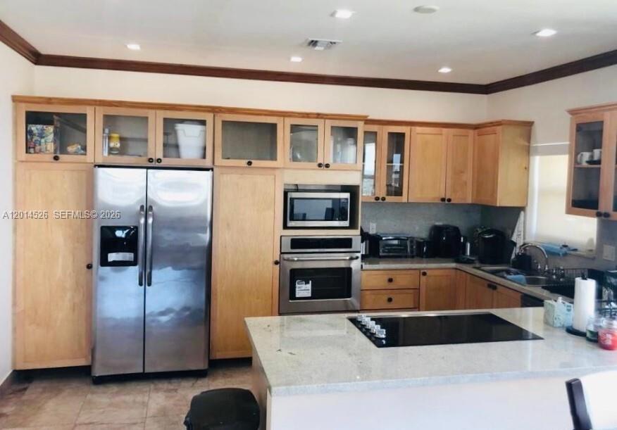 Substantial Price Reduction for PENTHOUSE remodeled unit, in the heart of Aventura with amazing    views. Two minutes walking to Fresh Market, shopping plaza with ,Cold Stone ice cream shop and more. Five minutes drive to Aventura Mall. The apartment features, open kitchen with granite top, marble floors, raised ceiling, impact windows, 2 balconies and much more. The unit comes with 2 garage spaces.