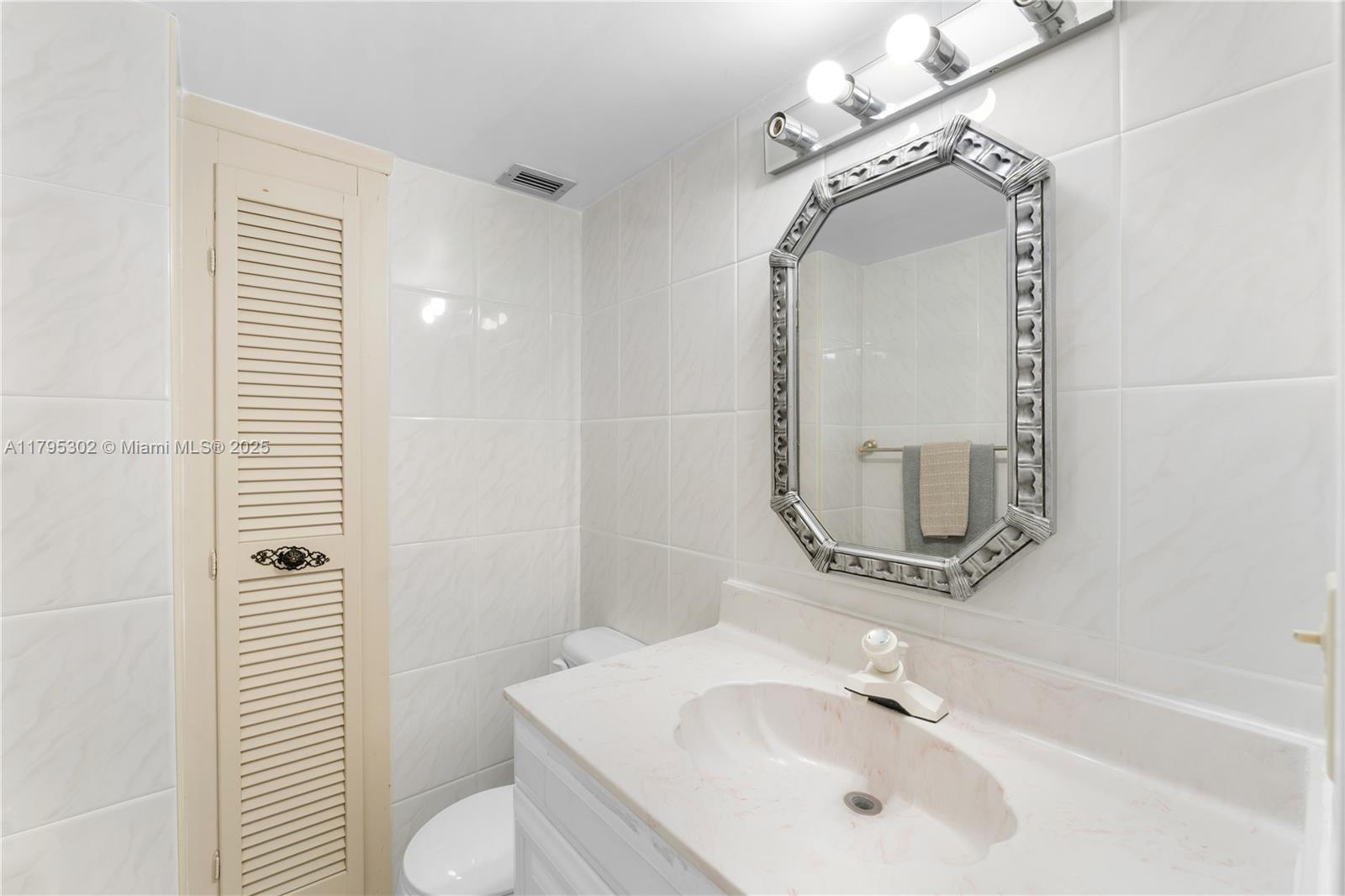 9500 OCEANS CONDO - Residential