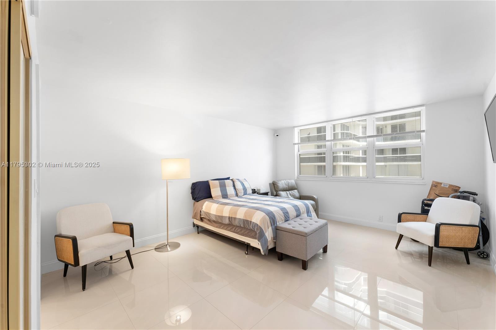 9500 OCEANS CONDO - Residential