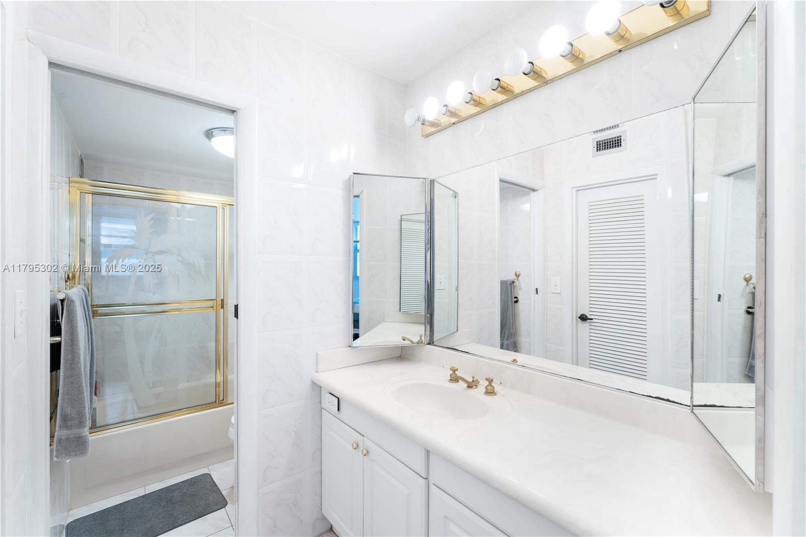 9500 OCEANS CONDO - Residential