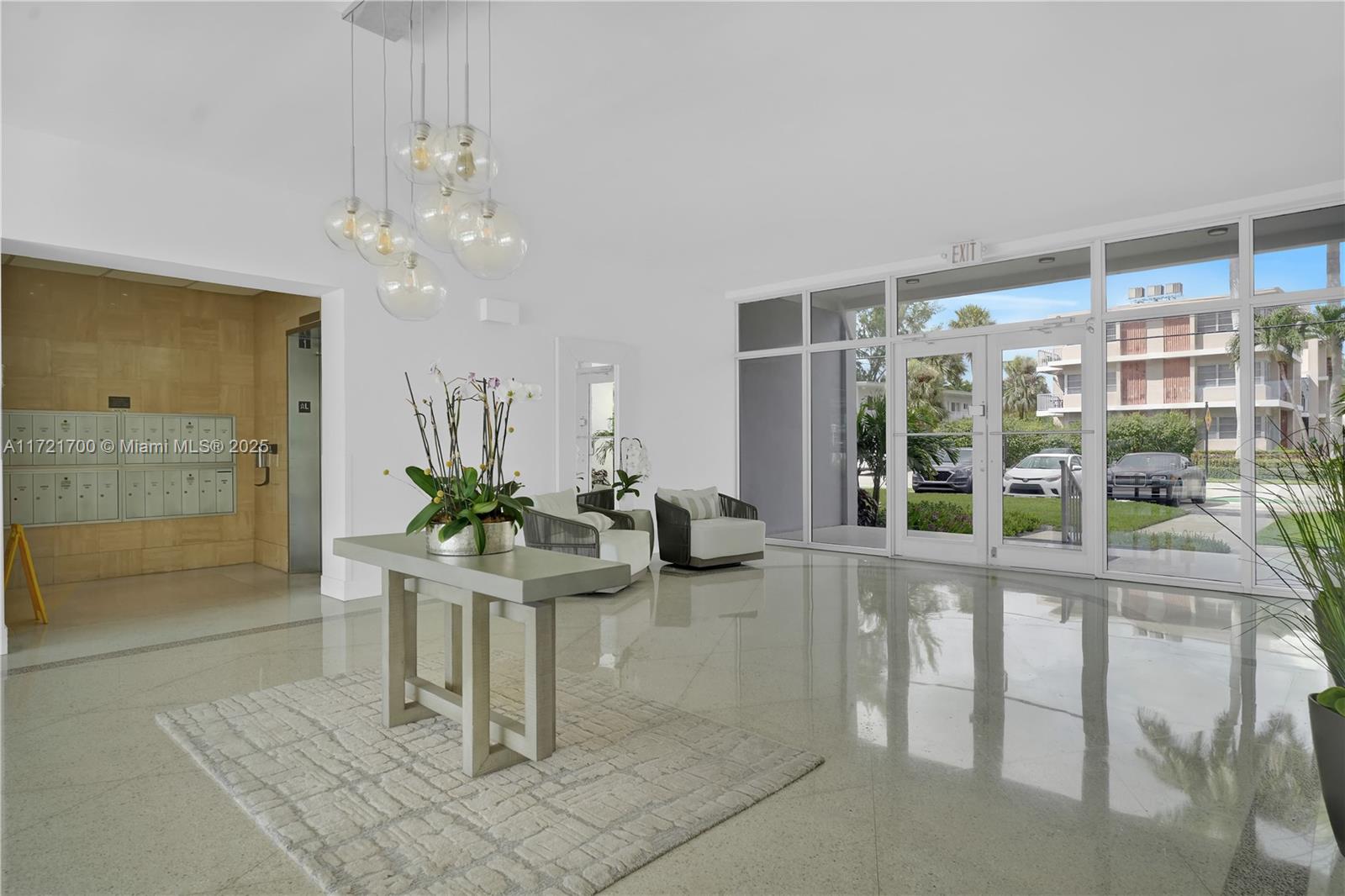 LONDON TOWERS - Residential