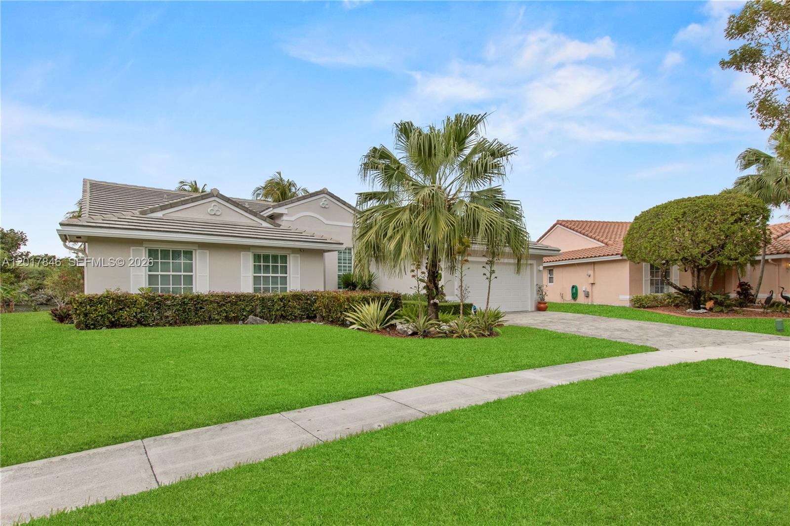 REPLAT OF COUNTRY LAKES - Residential