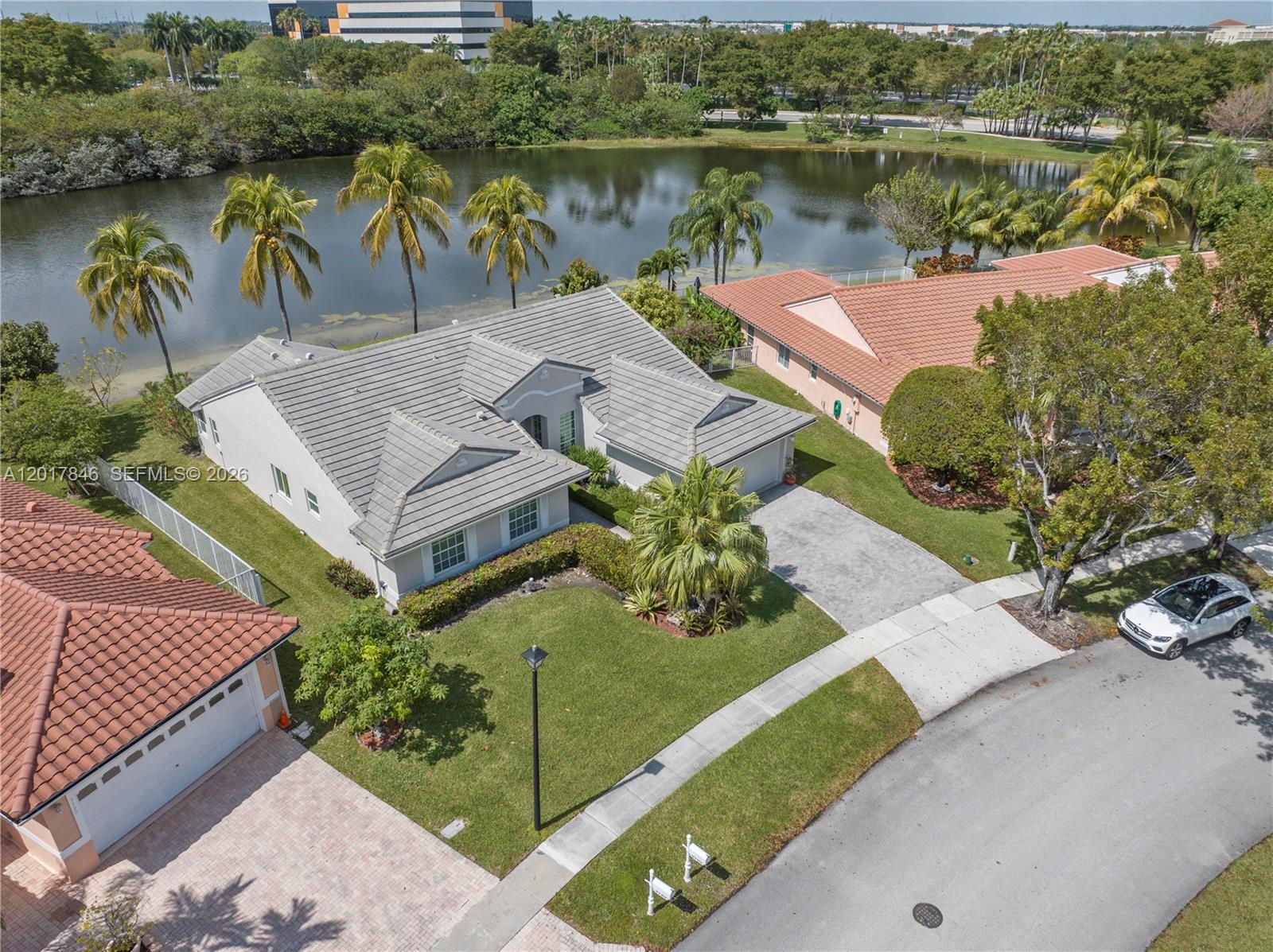REPLAT OF COUNTRY LAKES - Residential