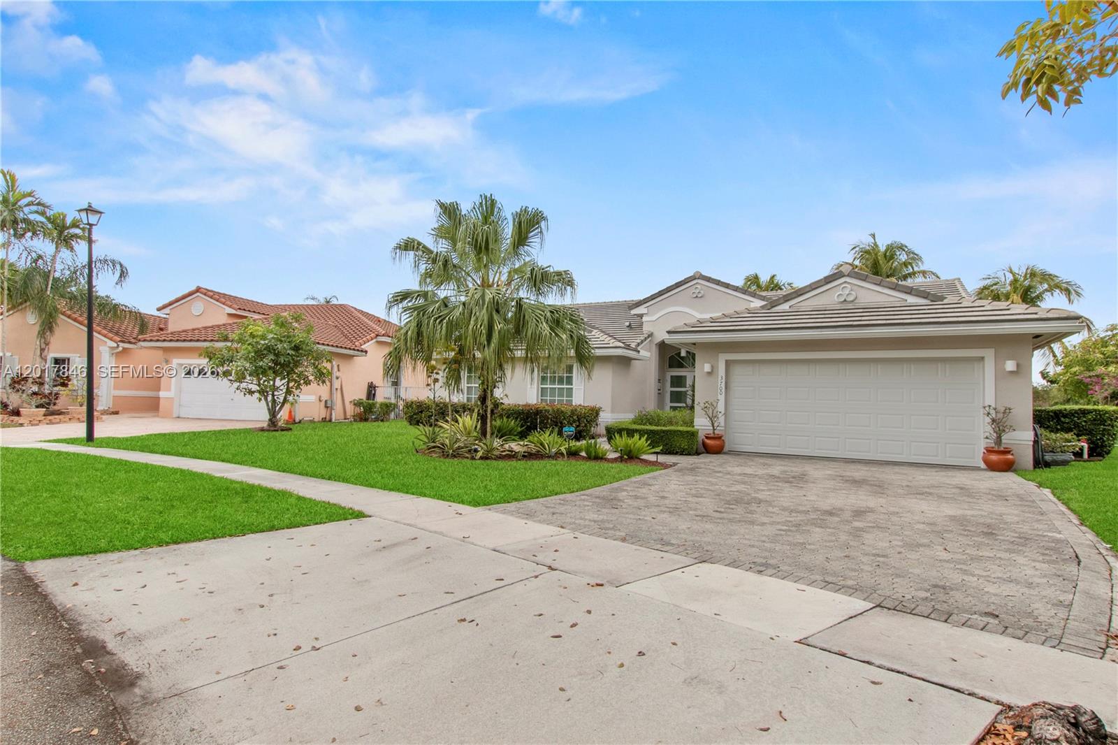 REPLAT OF COUNTRY LAKES - Residential