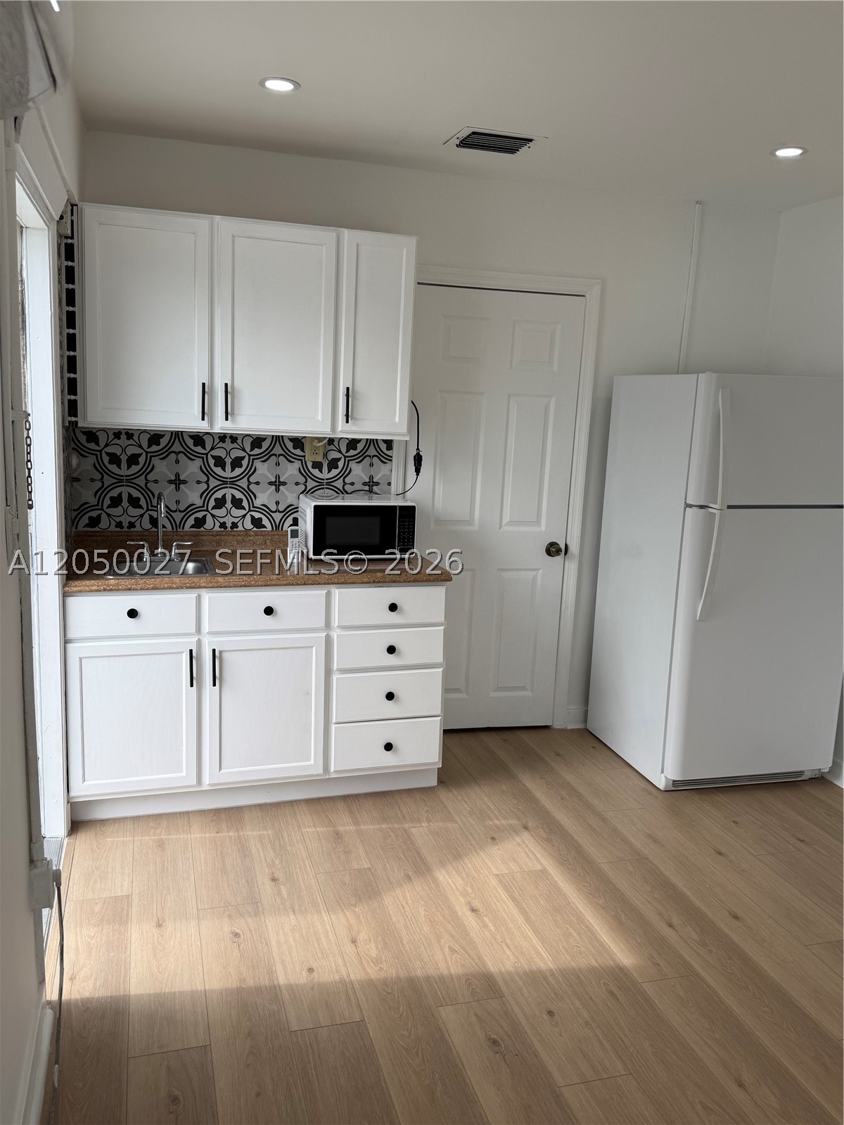 CAROL CITY 3RD ADDN - Residential Lease