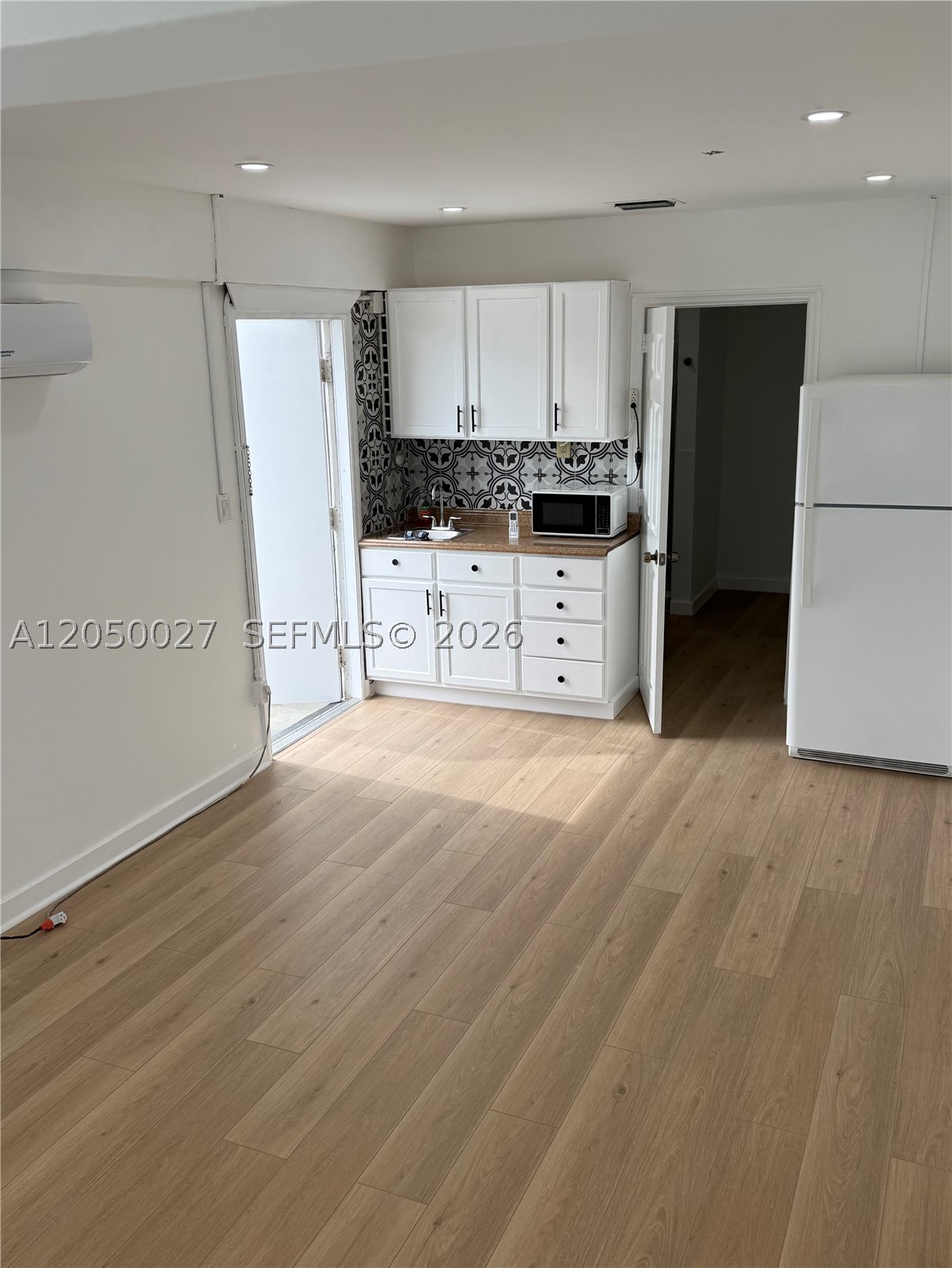 CAROL CITY 3RD ADDN - Residential Lease
