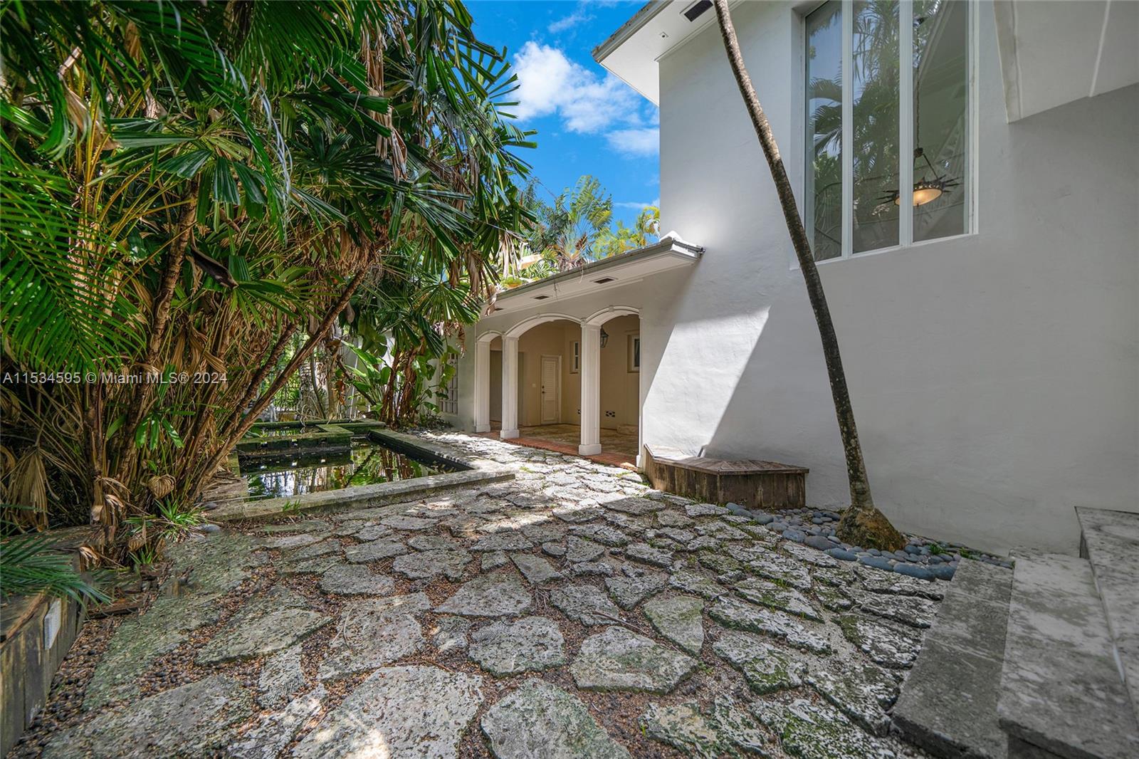 SAN MARINO ISLAND - Residential