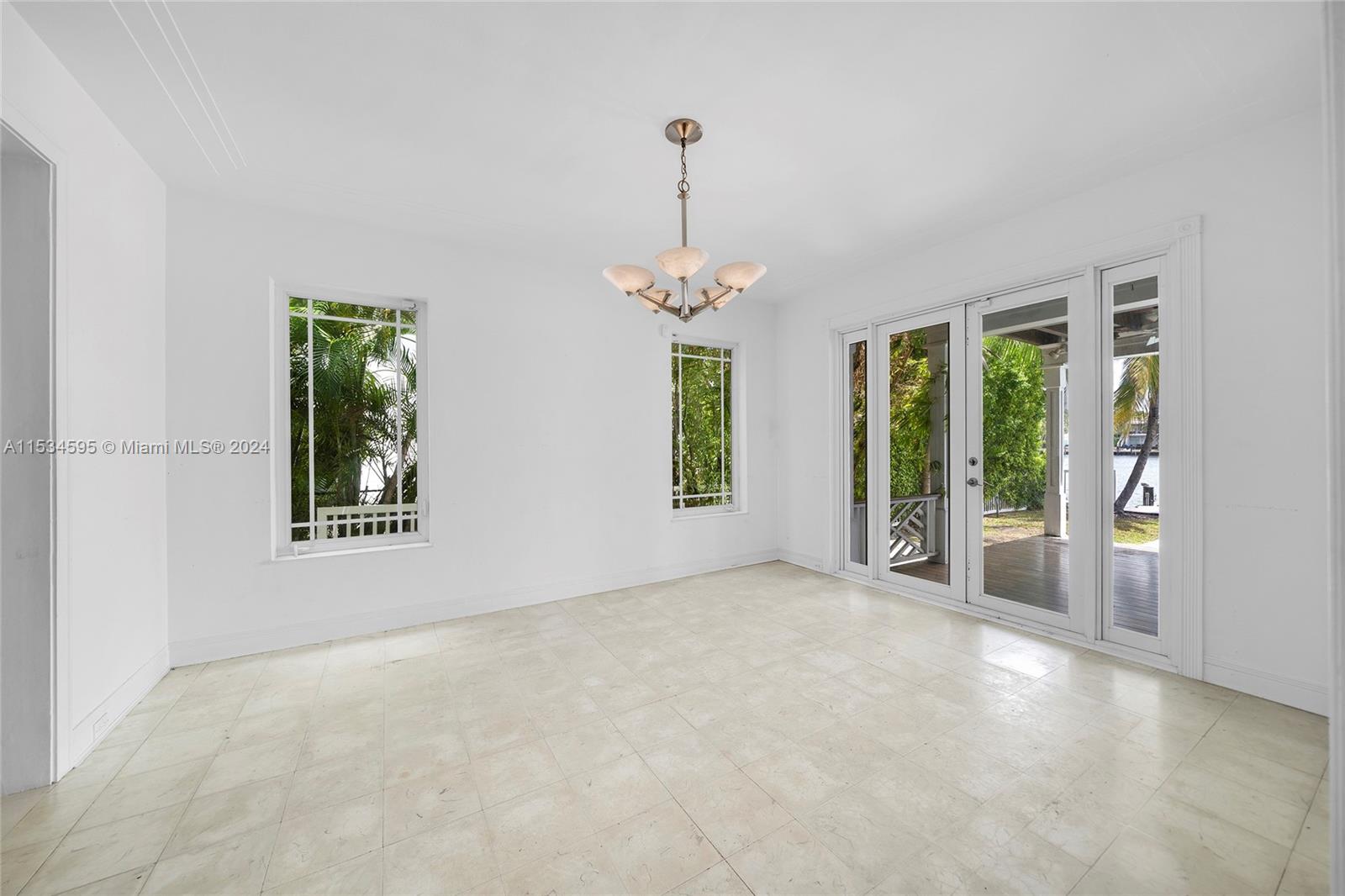 SAN MARINO ISLAND - Residential