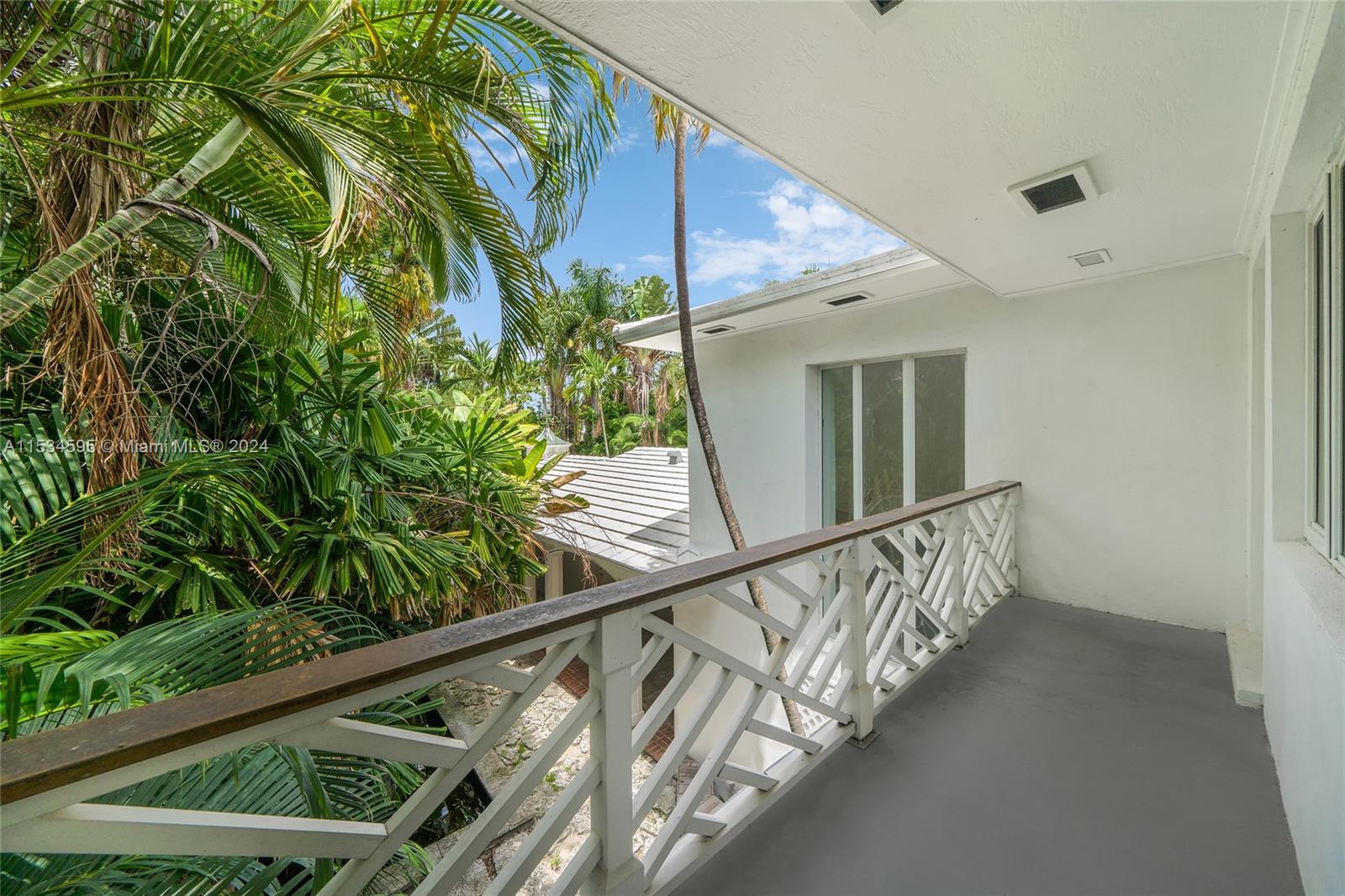 SAN MARINO ISLAND - Residential
