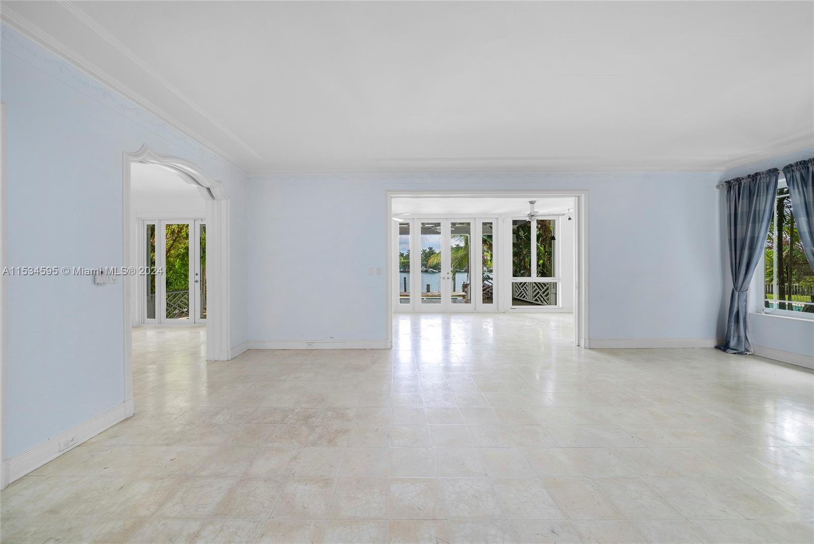 SAN MARINO ISLAND - Residential