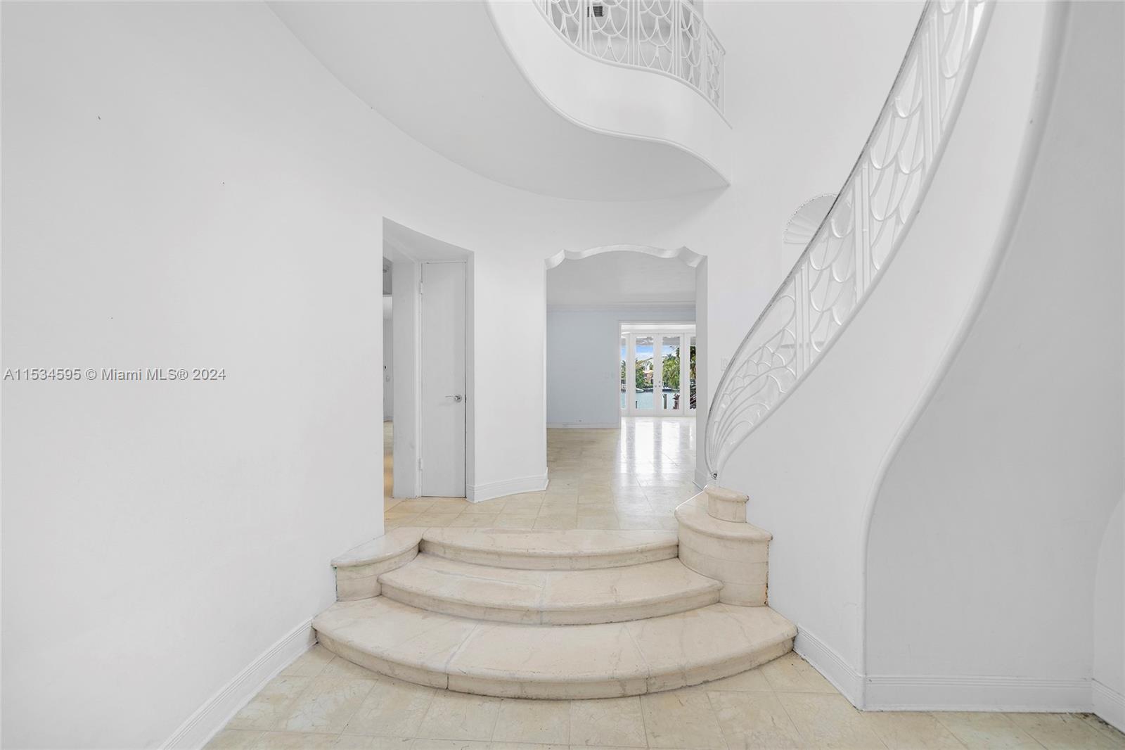 SAN MARINO ISLAND - Residential