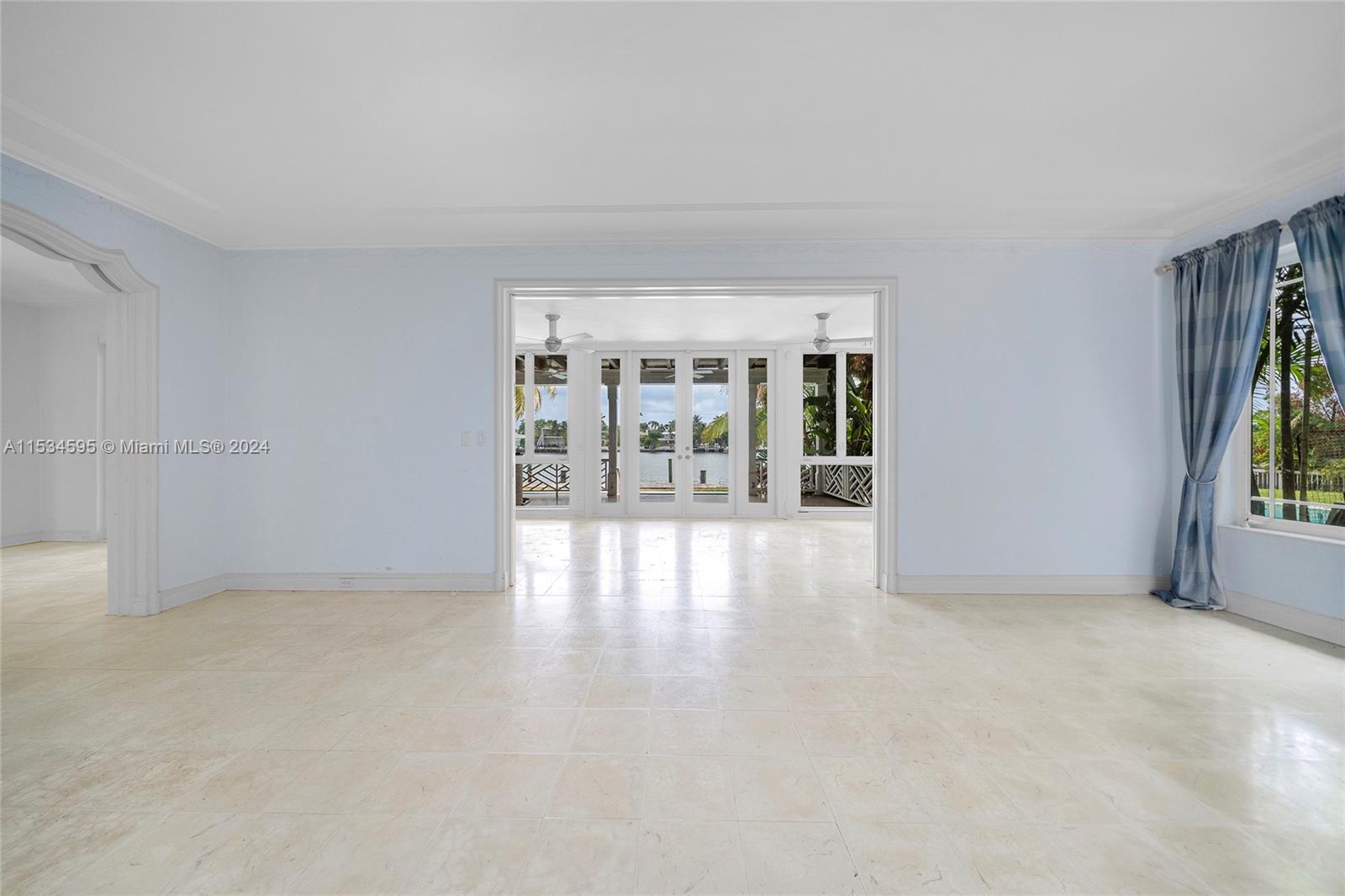 SAN MARINO ISLAND - Residential