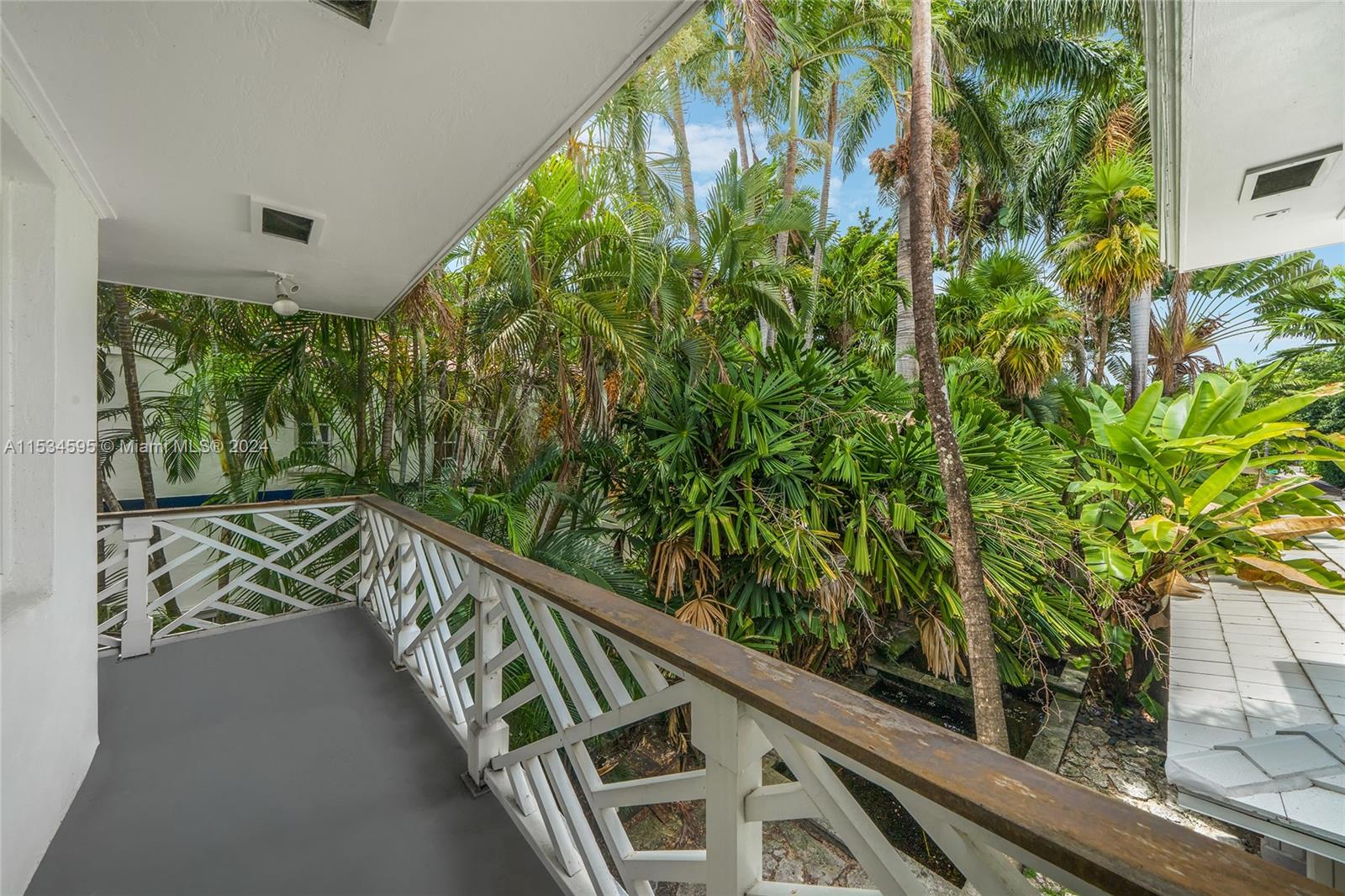 SAN MARINO ISLAND - Residential