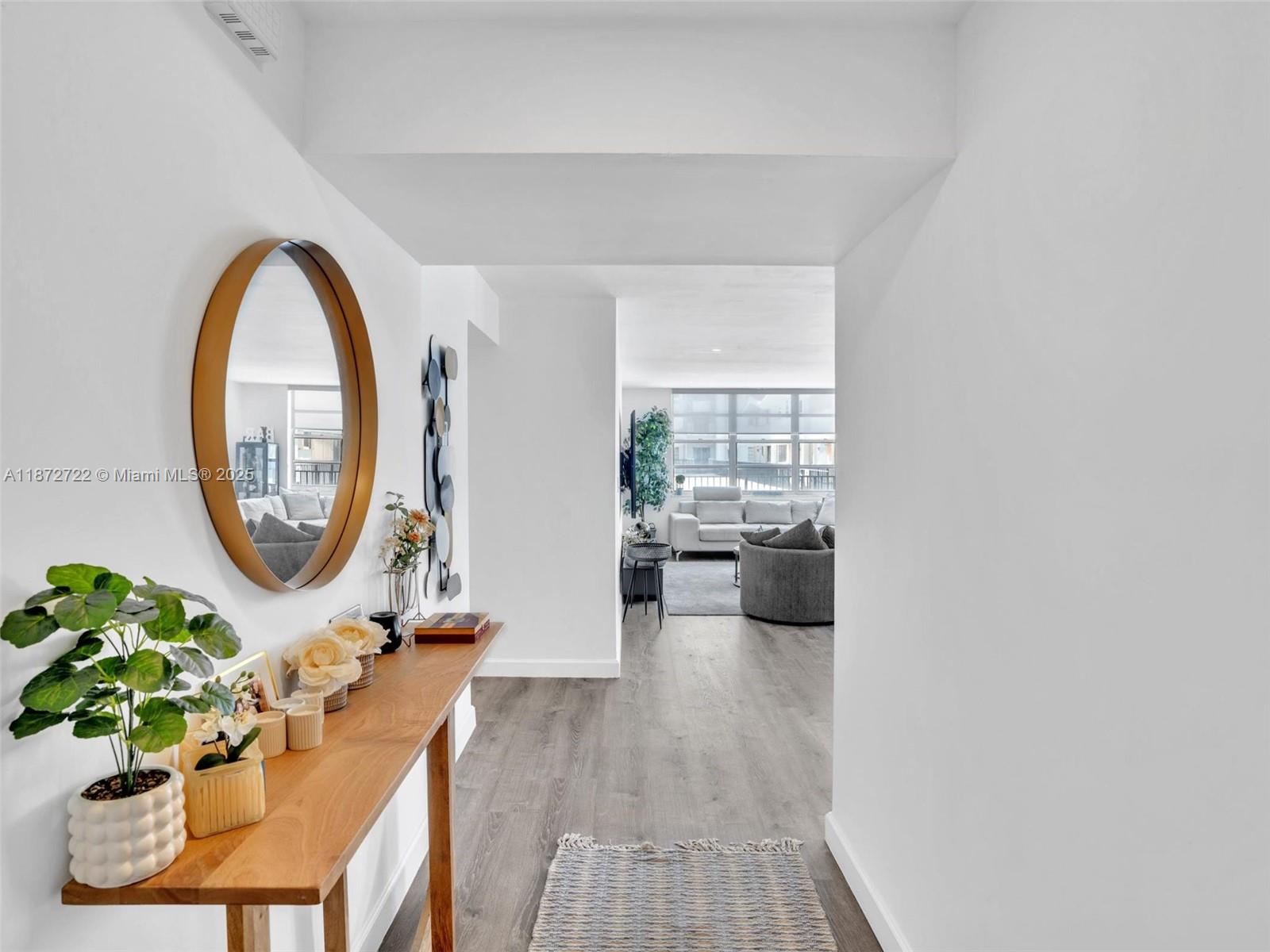 COMMODORE PLAZA CONDO - Residential