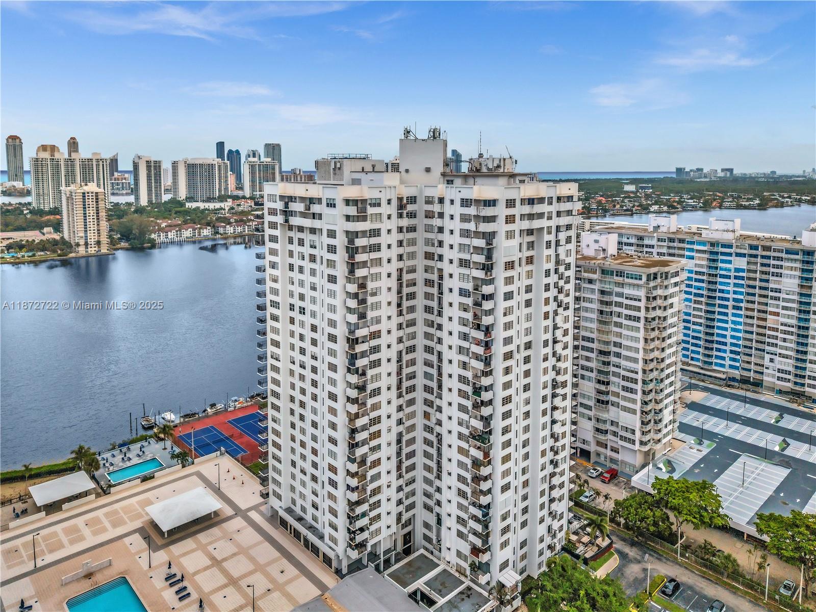 COMMODORE PLAZA CONDO - Residential
