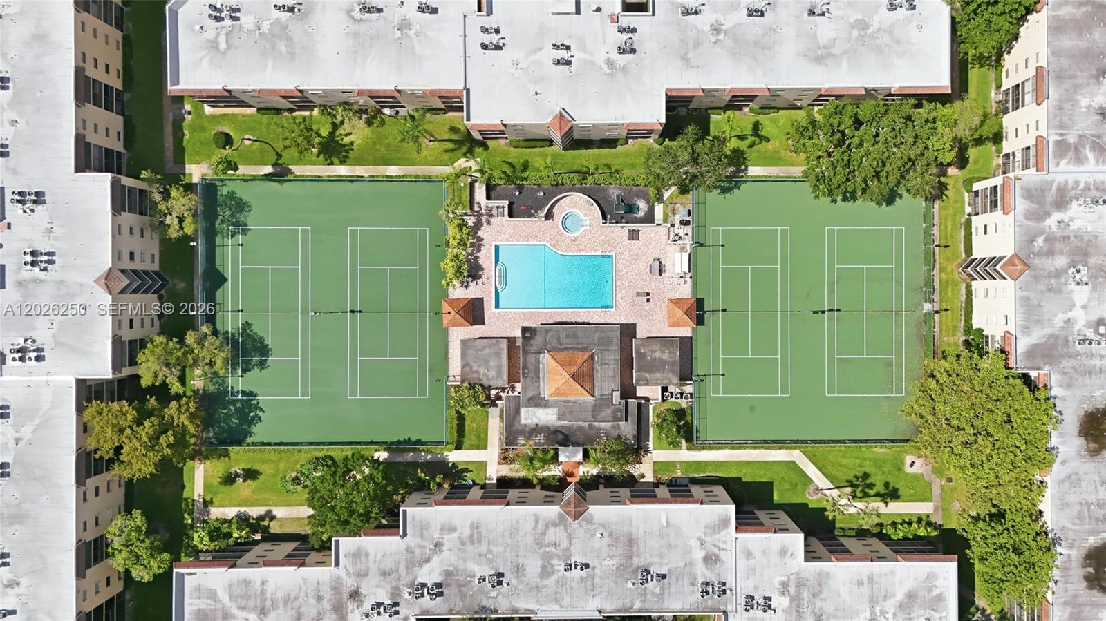 PLANTATION RACQUET CLUB - Residential