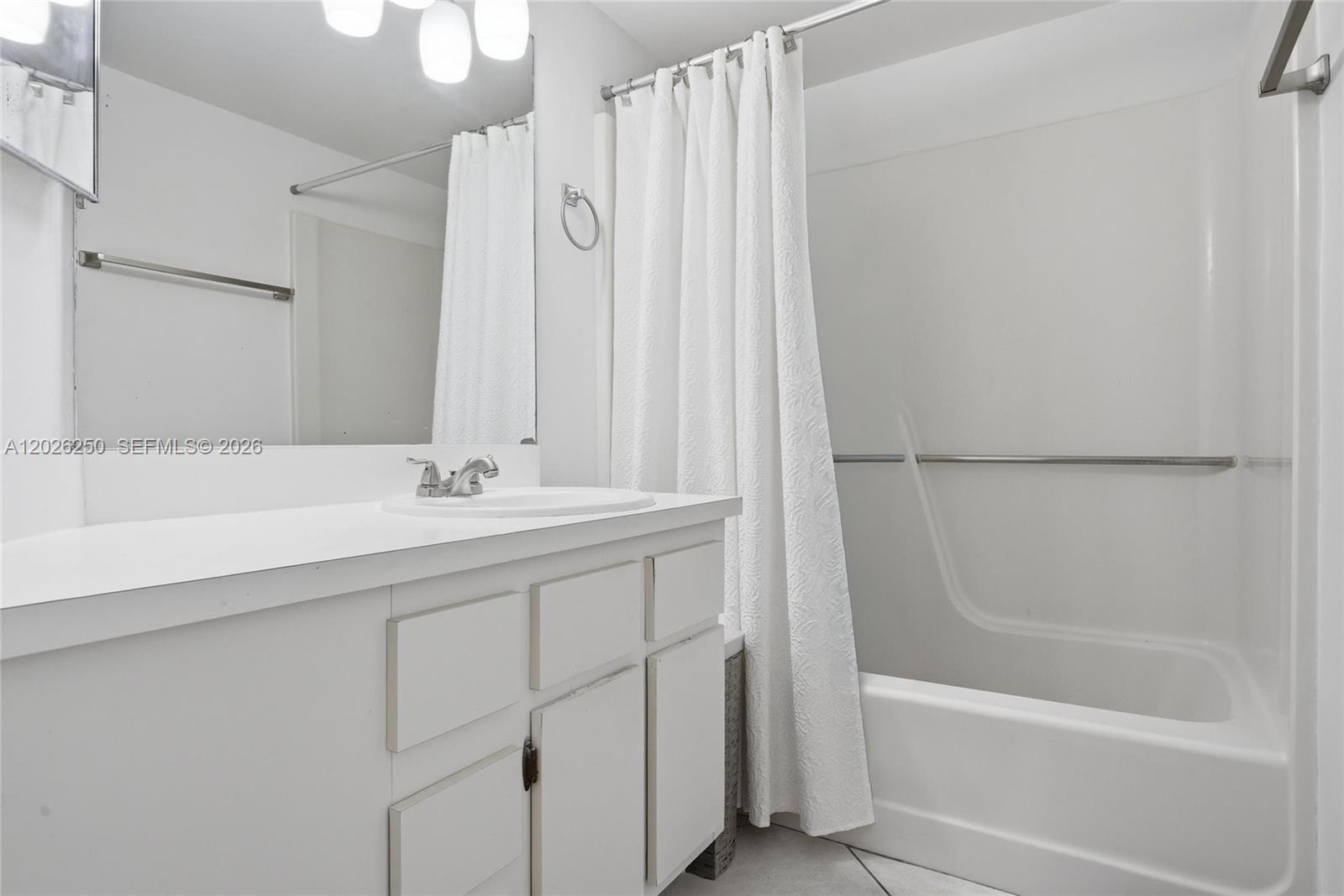 PLANTATION RACQUET CLUB - Residential