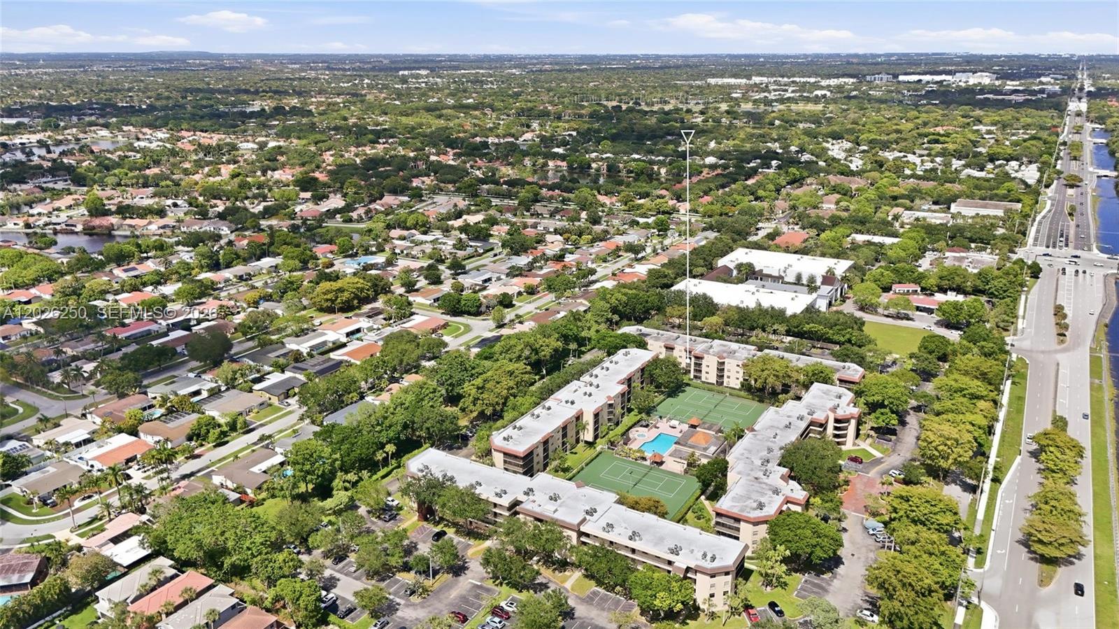 PLANTATION RACQUET CLUB - Residential