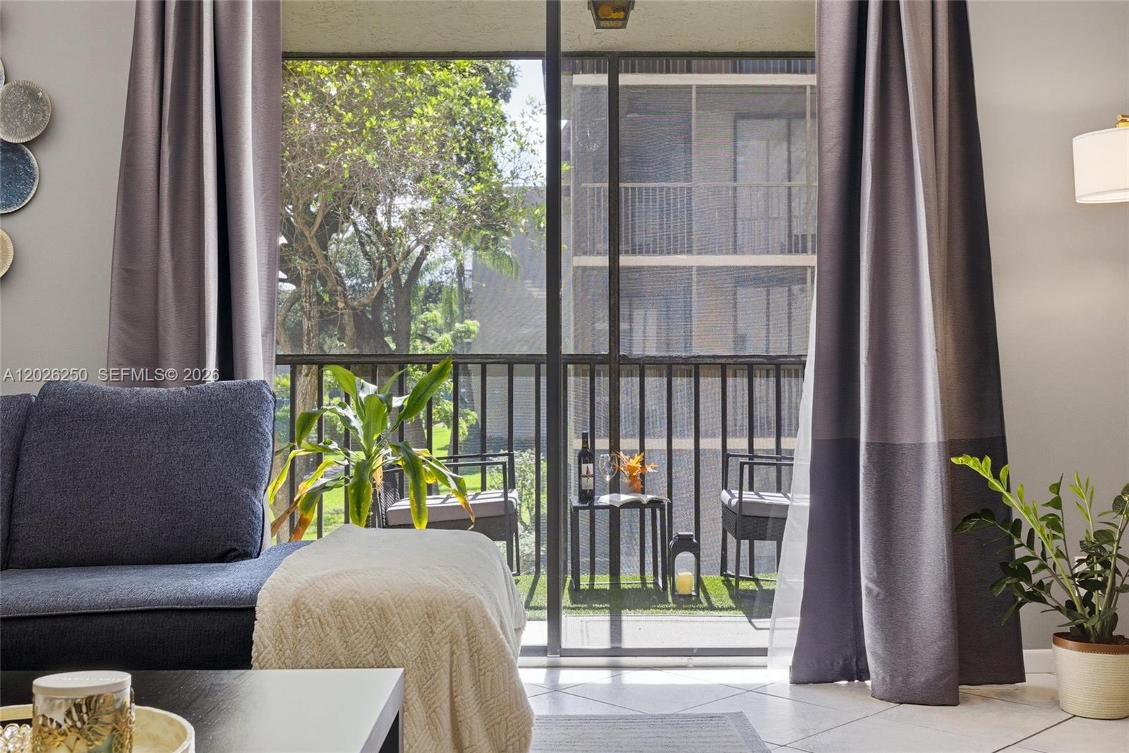PLANTATION RACQUET CLUB - Residential