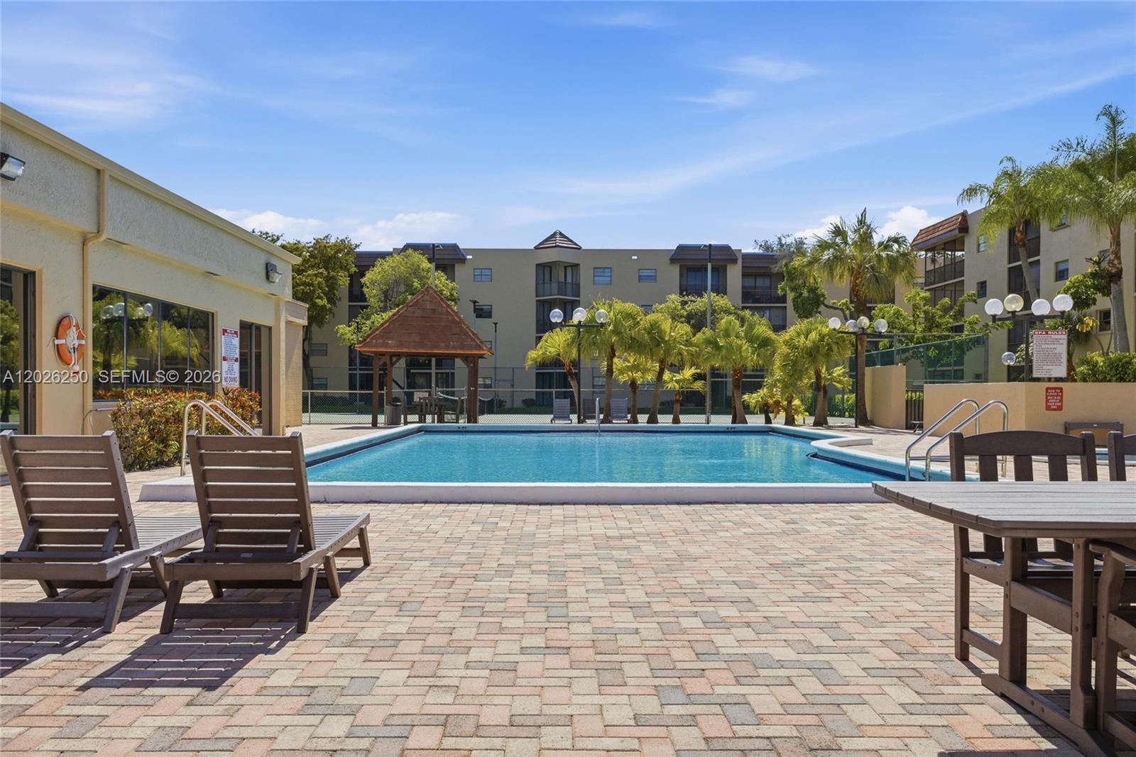 PLANTATION RACQUET CLUB - Residential