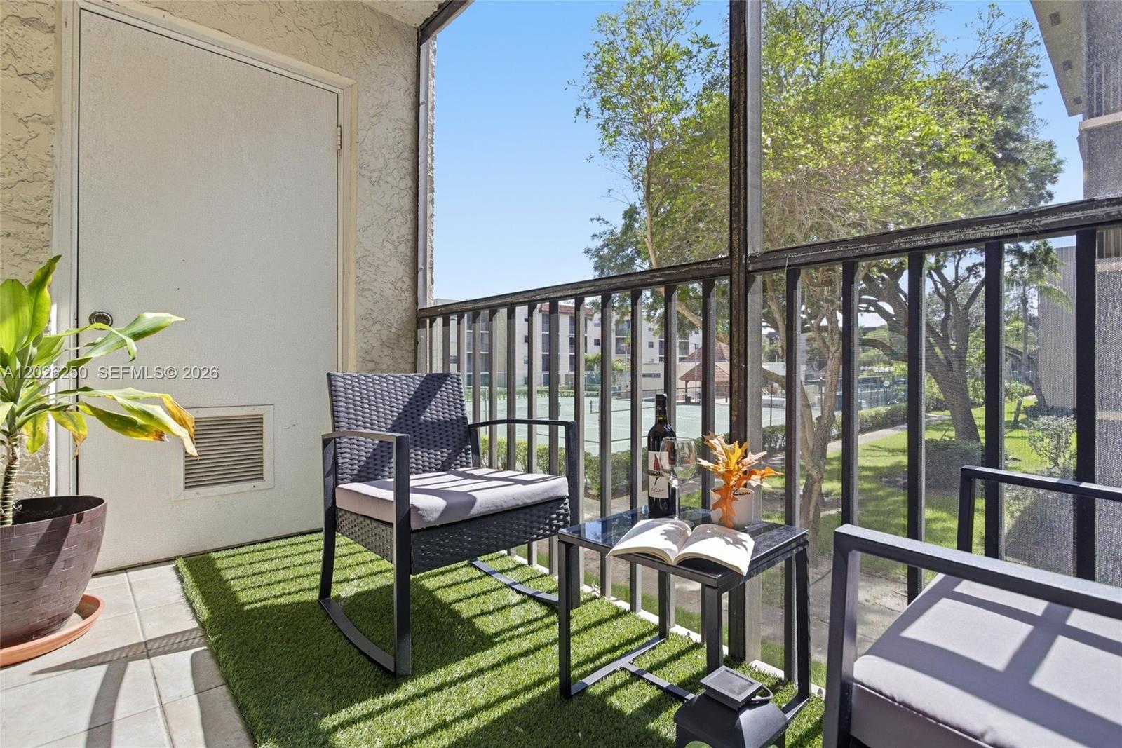 PLANTATION RACQUET CLUB - Residential