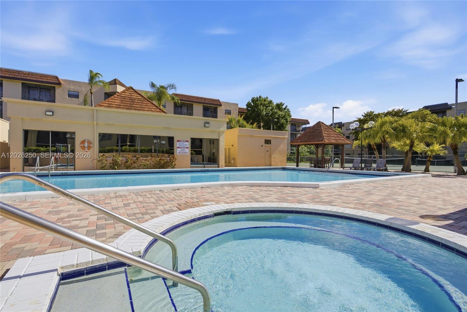 PLANTATION RACQUET CLUB - Residential