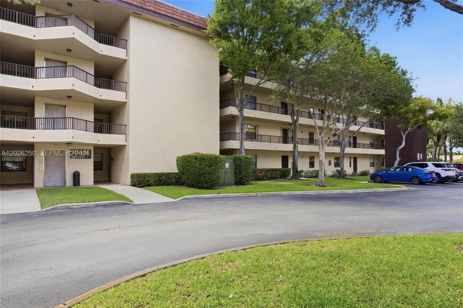PLANTATION RACQUET CLUB - Residential