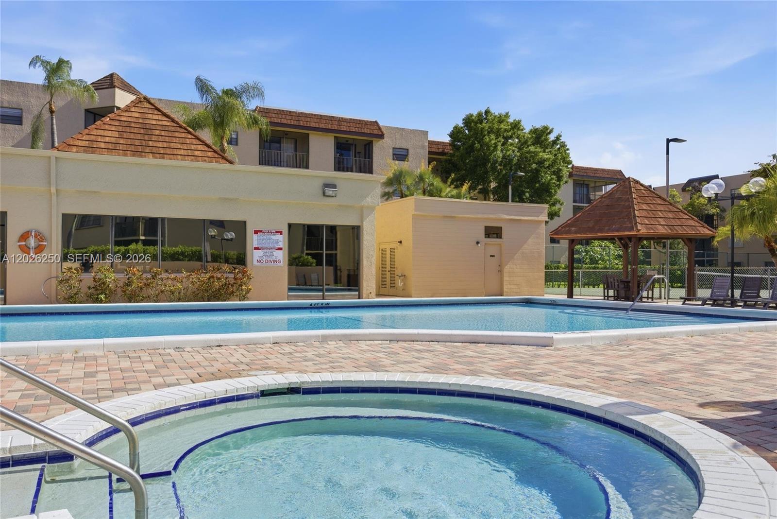 PLANTATION RACQUET CLUB - Residential