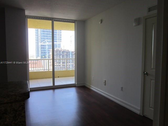 THE SAIL CONDO - Residential