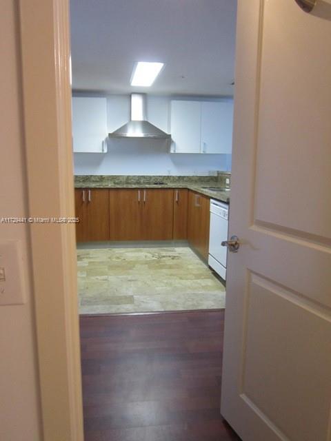 THE SAIL CONDO - Residential