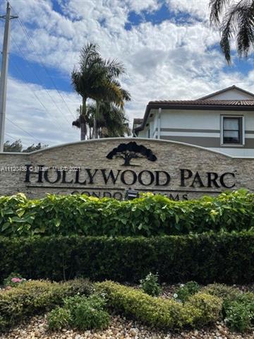 HOLLYWOOD PARC - Residential Lease
