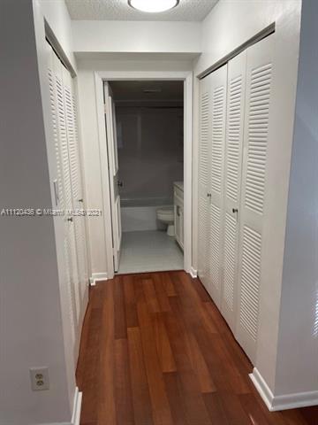 HOLLYWOOD PARC - Residential Lease