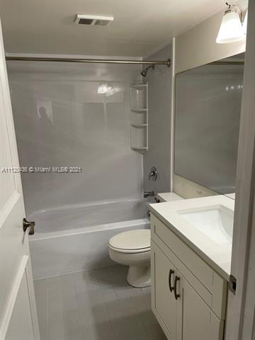 HOLLYWOOD PARC - Residential Lease