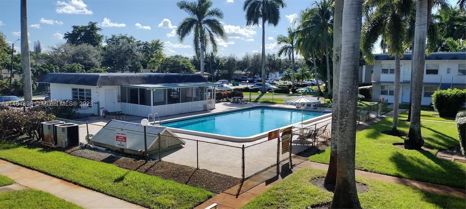 I DELWOOD WEST CONDO - Residential Lease